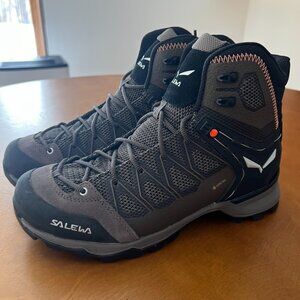 HIKING SHOES SALEWA MTN TRAINER LITE MID GTX (BUNGEE CORD/BLACK), Like New